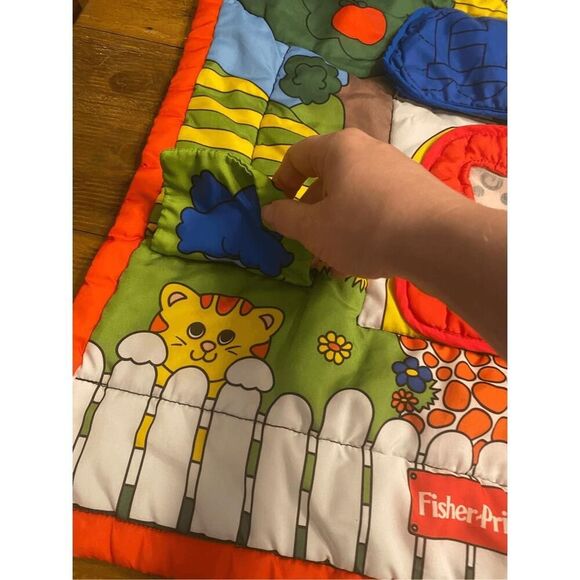 Vintage 1990 Fisher Price 1103 Little People Cottage Baby Activity Mat 25 toy - Picture 6 of 8